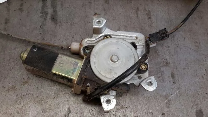Elevalunas Trasero Derecho para Nissan Pick-Up (D22)