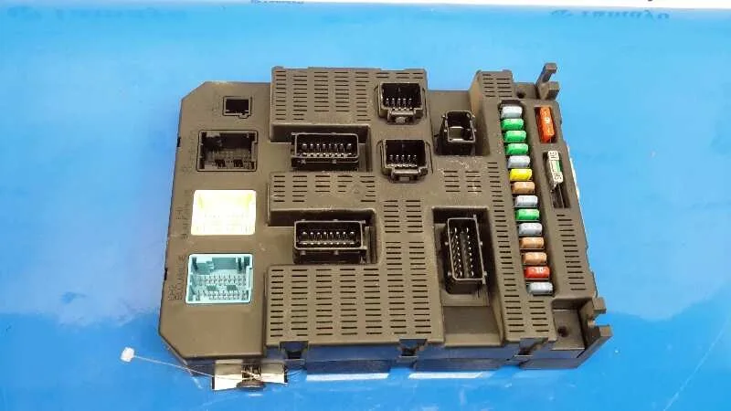 Caja Reles / Fusibles para Peugeot 308