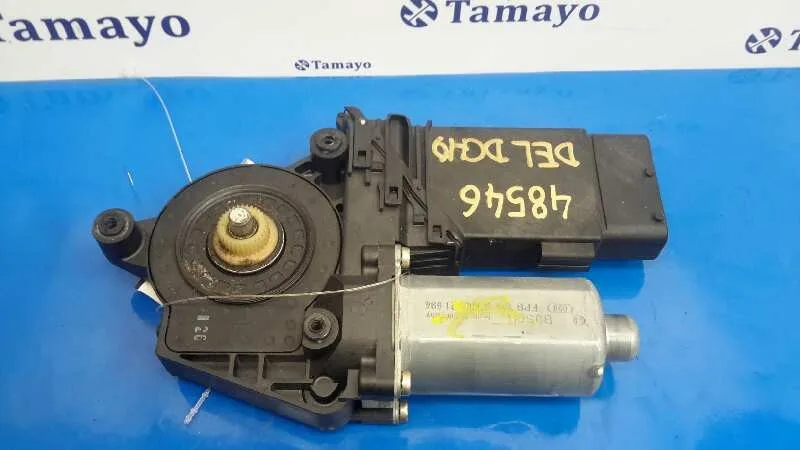 Motor Elevalunas Delantero Derecho para Volkswagen Passat Berlina (3B3)