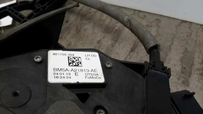 Cerradura Puerta Delantera Izquierda para Ford Focus Lim. (Cb8)