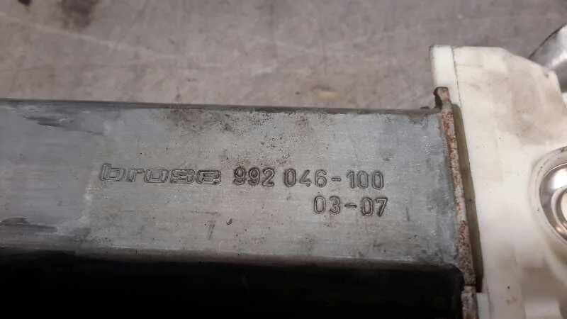 Elevalunas Trasero Izquierdo para Toyota Corolla (E12)