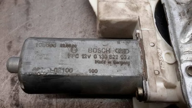 Elevalunas Trasero Izquierdo para Toyota Corolla (E12)