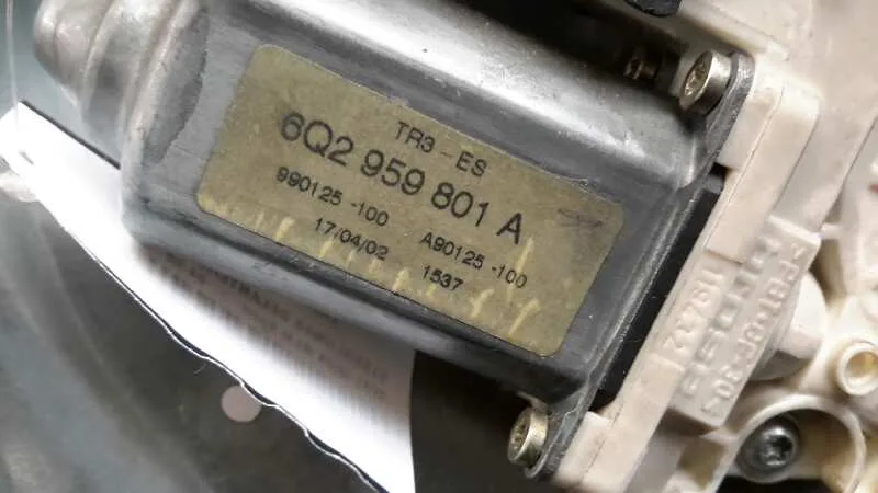Elevalunas Delantero Derecho para Seat Ibiza (6L1)