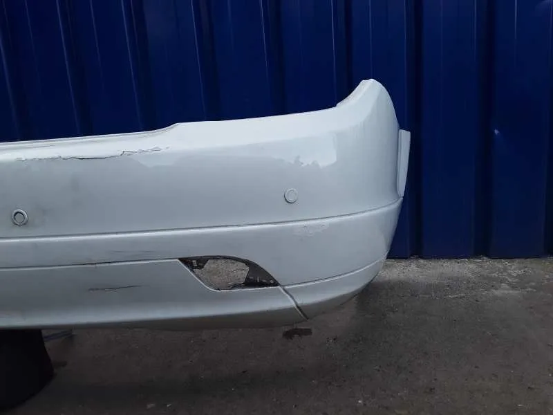 Paragolpes Trasero para Mercedes-Benz Clase C (W204) Berlina