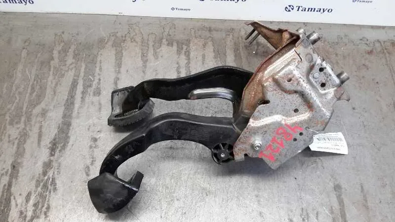 Pedal Embrague para Peugeot 208