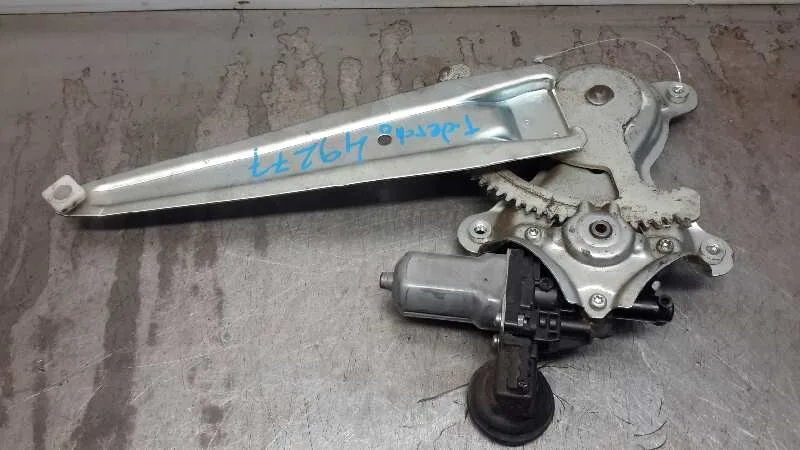 Elevalunas Trasero Derecho para Toyota Rav 4 (A3)