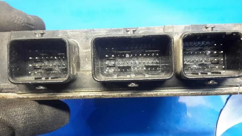 Centralita Motor Uce para Renault Kangoo