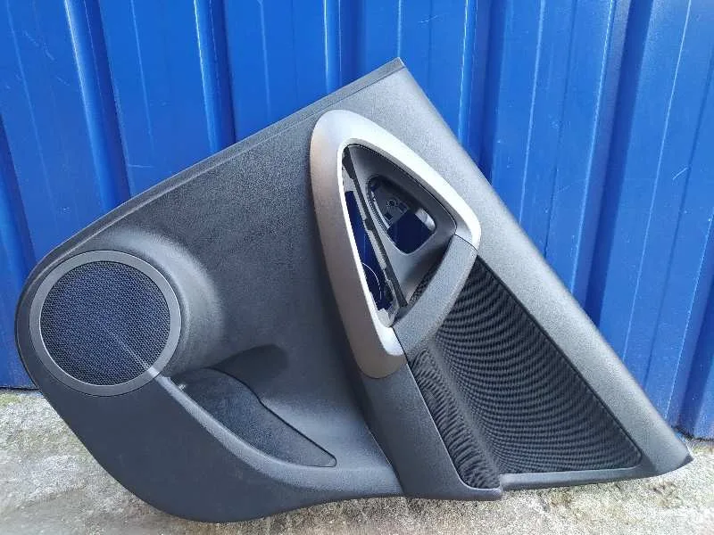 Guarnecido Puerta Trasera Derecha para Toyota Rav 4 (A3)