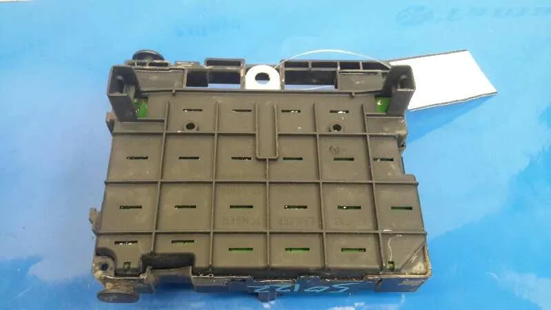 Caja Reles / Fusibles para Peugeot 307 (S1)