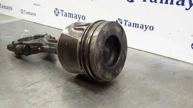 Piston para Mercedes-Benz Sprinter (W901,W904) Caja Cerr.
