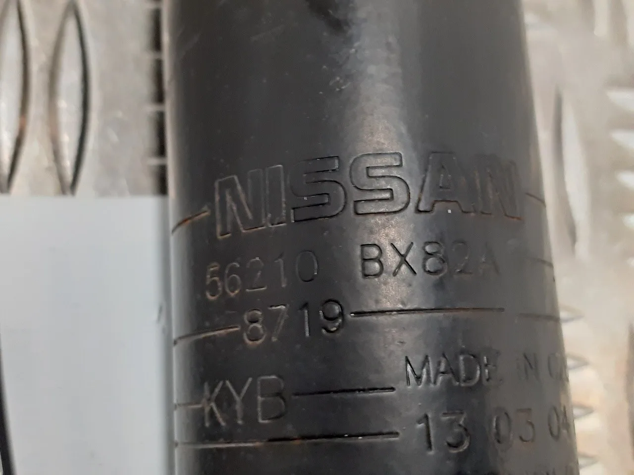Amortiguador Trasero Derecho para Nissan Juke (F15)
