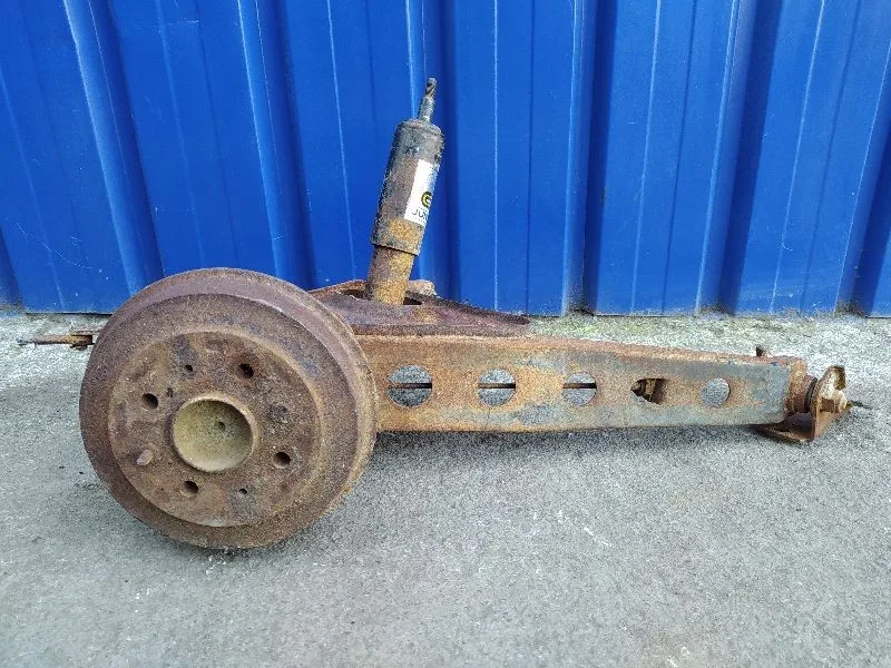 Brazo Suspension Inferior Trasero Derecho para Seat 600