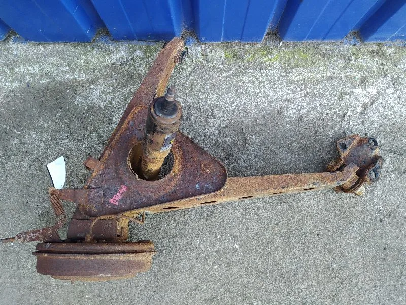 Brazo Suspension Inferior Trasero Derecho para Seat 600