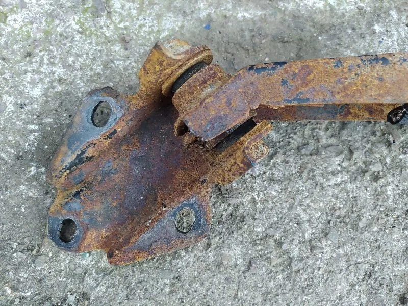 Brazo Suspension Inferior Trasero Derecho para Seat 600