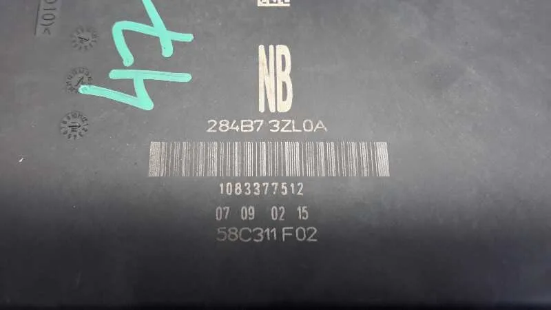 Caja Reles / Fusibles para Nissan Pulsar (C13)