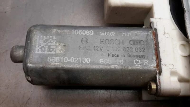 Elevalunas Delantero Derecho para Toyota Corolla (E12)
