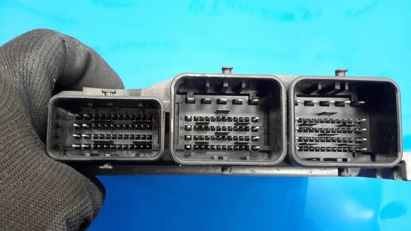 Centralita Motor Uce para Ford Fiesta (Cb1)