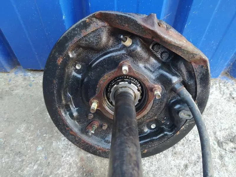 Transmision Trasera Derecha para Ford Maverick (Ml)