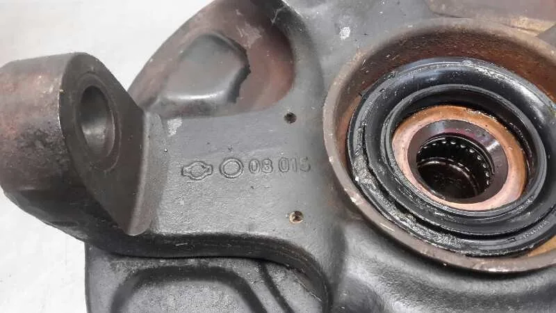 Mangueta Delantera Izquierda para Ford Maverick (Ml)