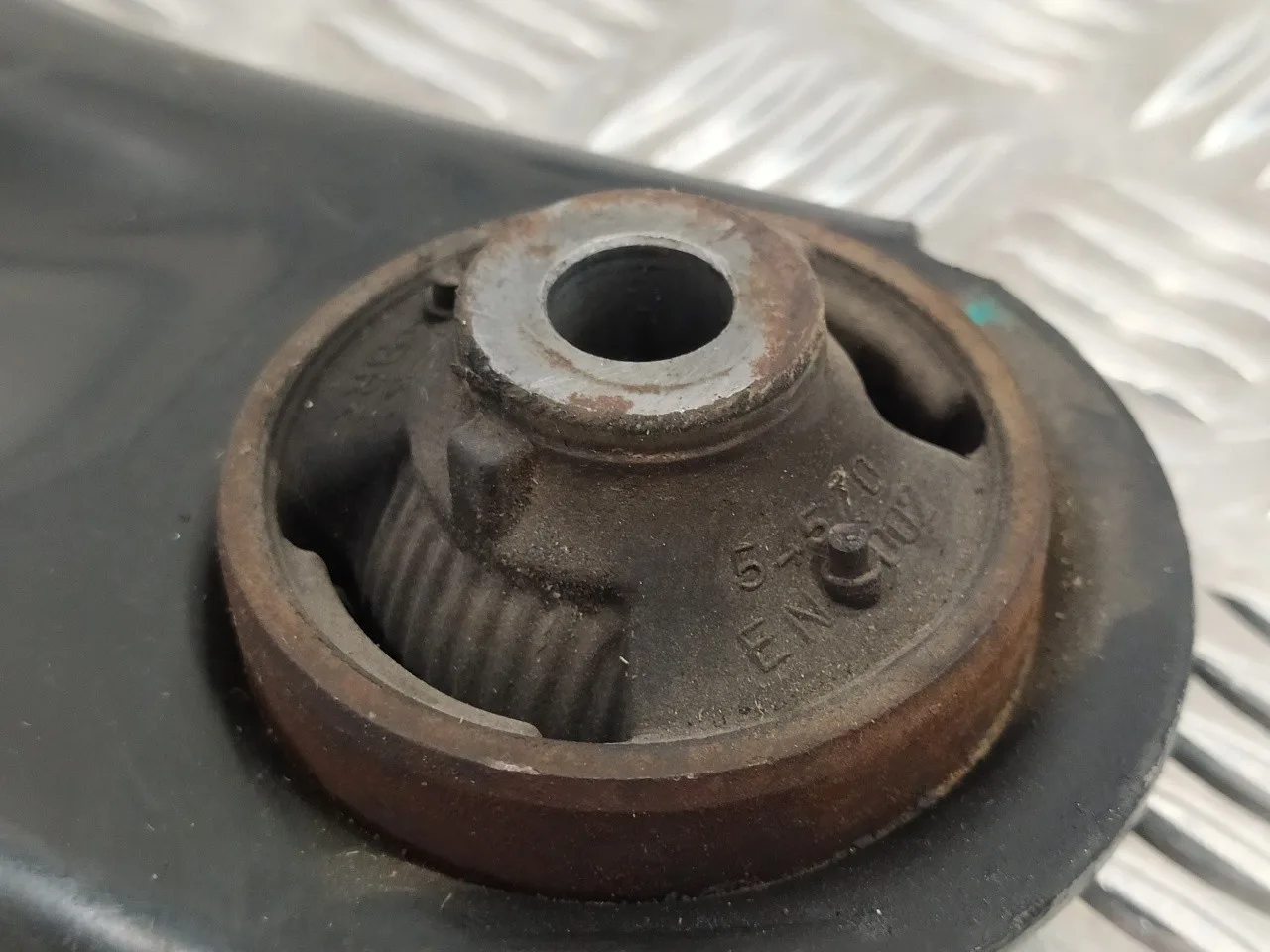 Brazo Suspension Inferior Delantero Izquierdo para Nissan Juke (F15)