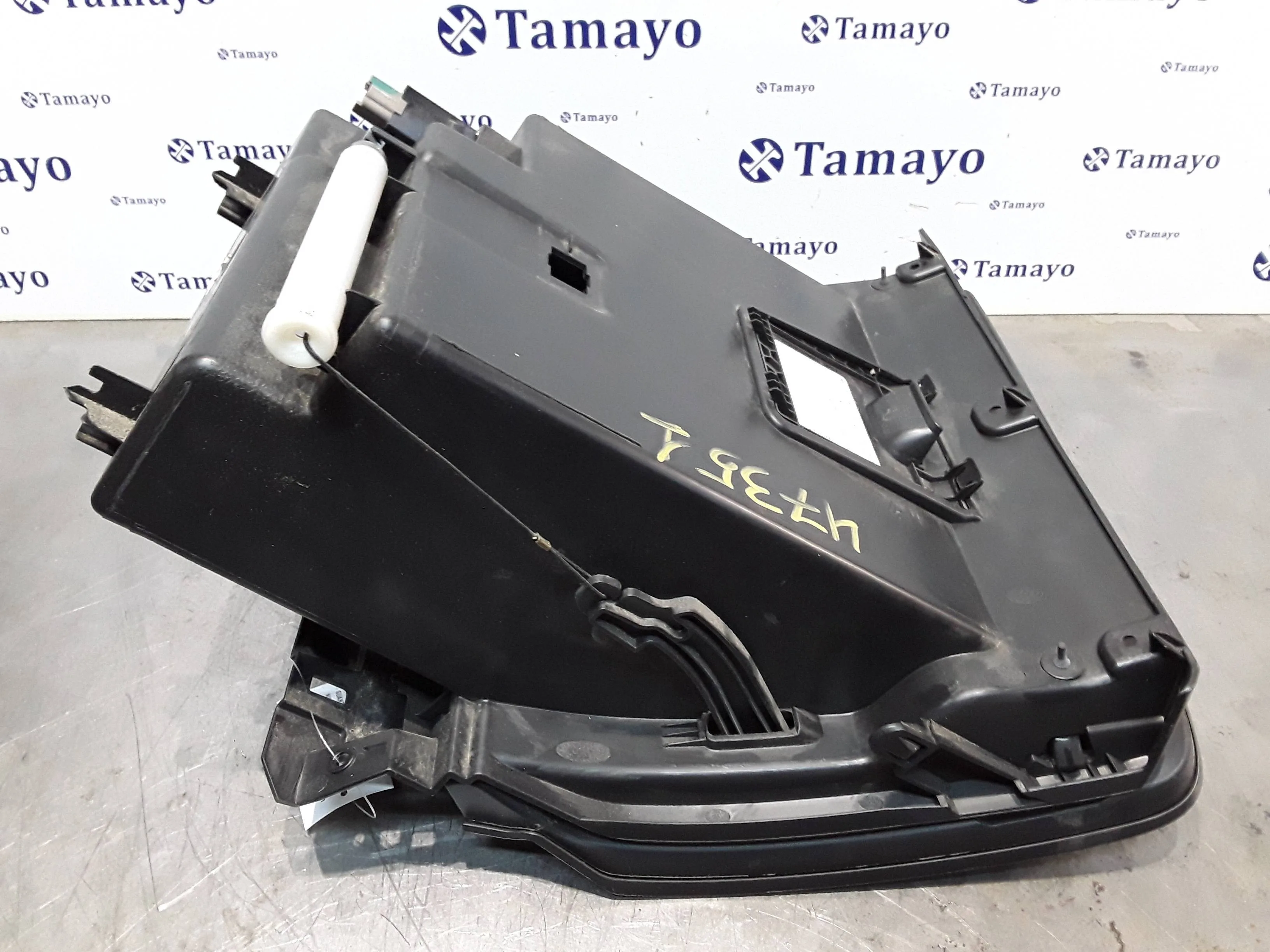 Guantera para Nissan Pulsar (C13)