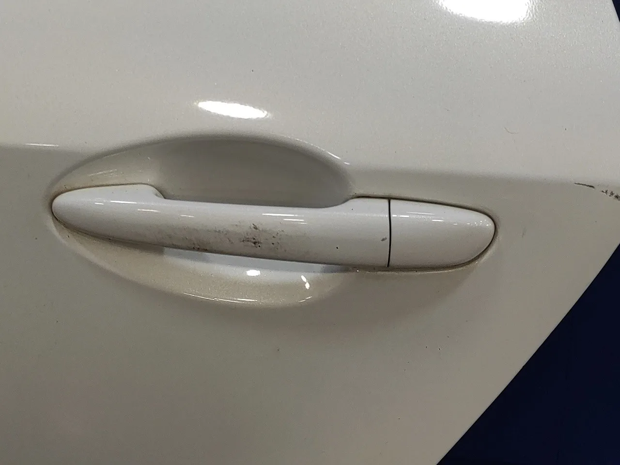 Puerta Trasera Izquierda para Mazda 3 Lim. (Bl)