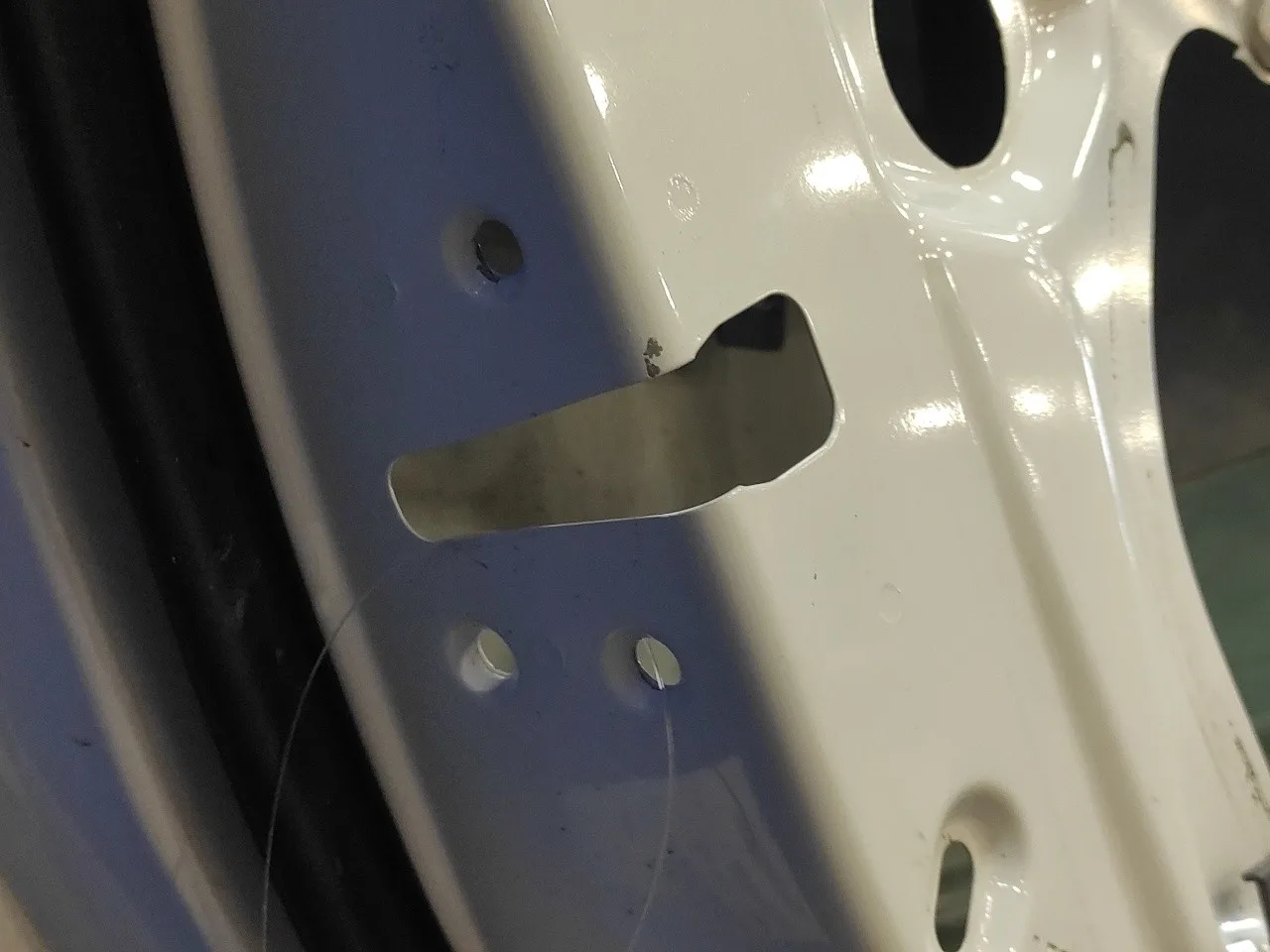 Puerta Trasera Izquierda para Mazda 3 Lim. (Bl)