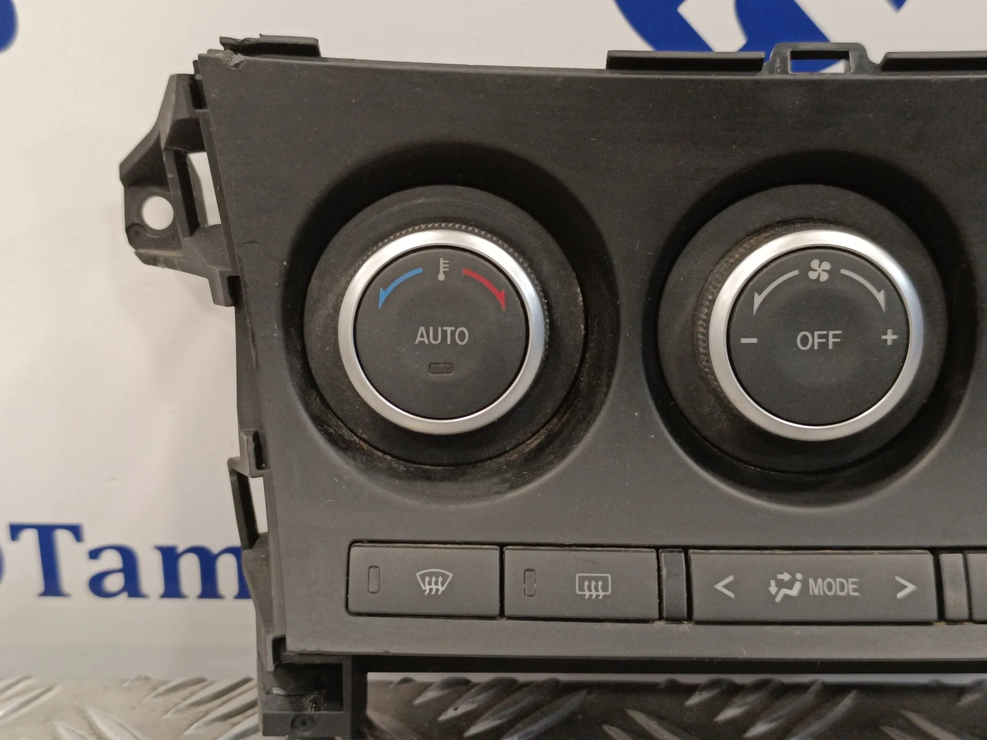 Mando Climatizador para Mazda 3 Lim. (Bl)
