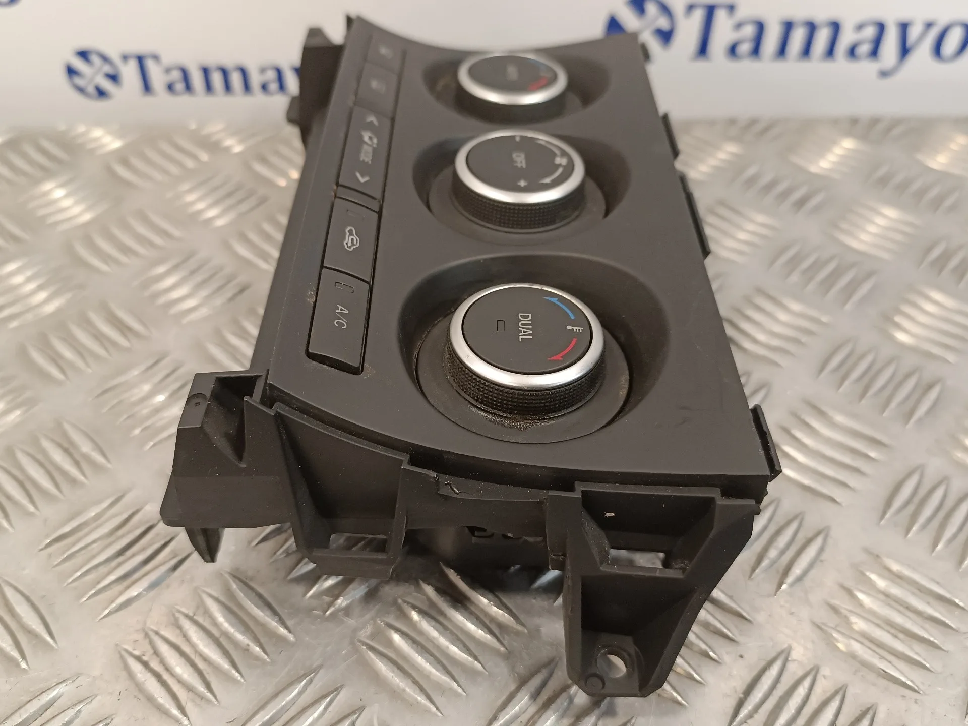 Mando Climatizador para Mazda 3 Lim. (Bl)