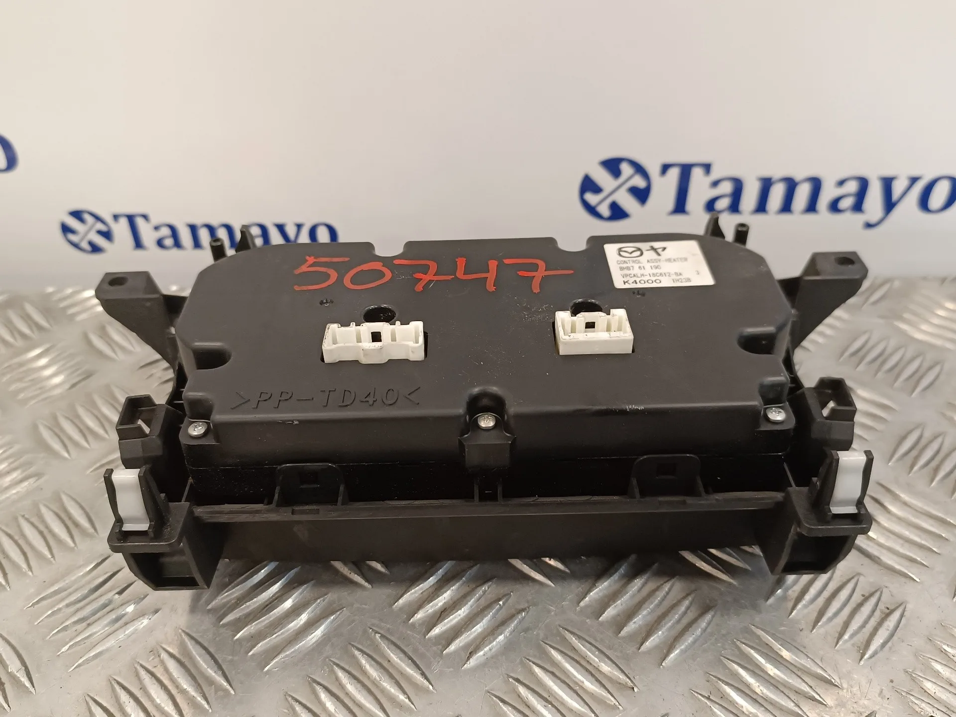 Mando Climatizador para Mazda 3 Lim. (Bl)