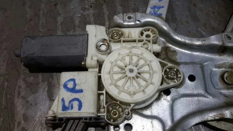 Elevalunas Delantero Derecho para Toyota Avensis Berlina (T25)