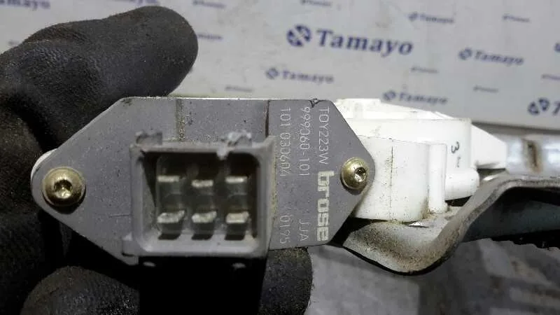 Elevalunas Delantero Derecho para Toyota Avensis Berlina (T25)