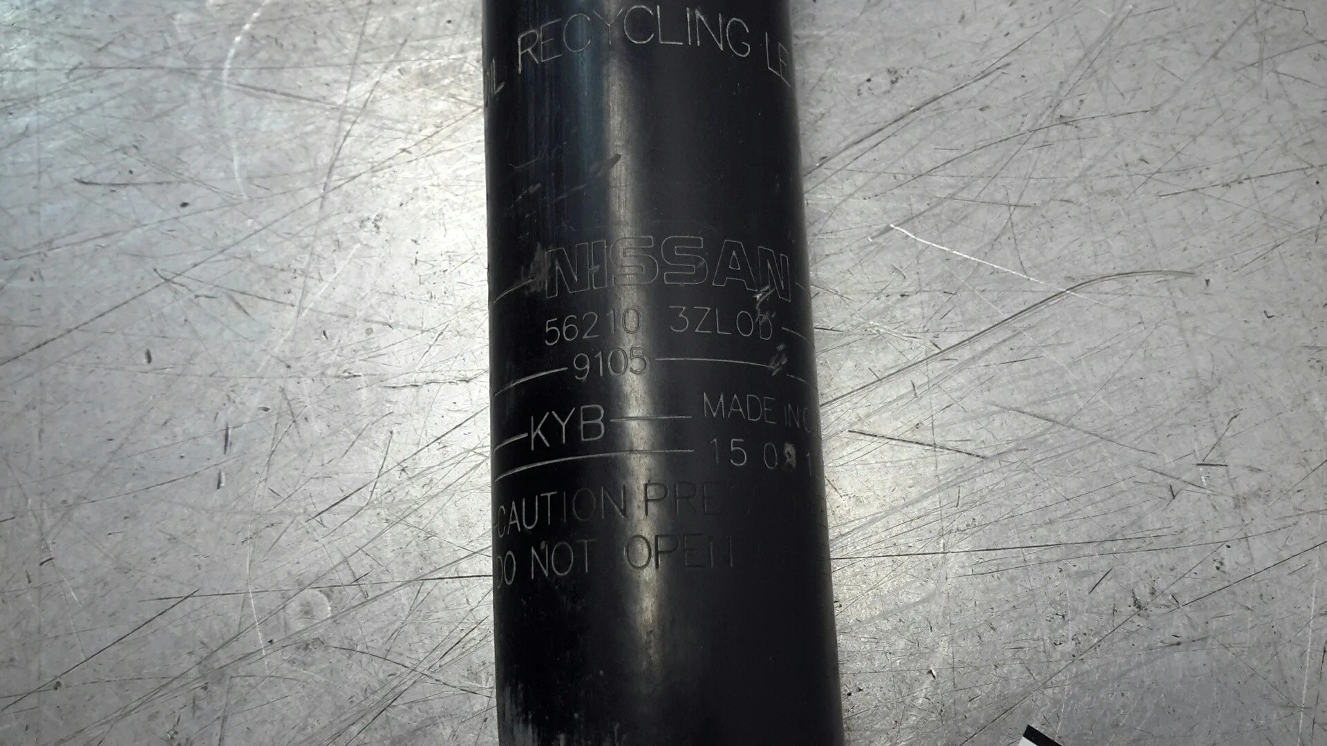 Amortiguador Trasero Izquierdo para Nissan Pulsar (C13)
