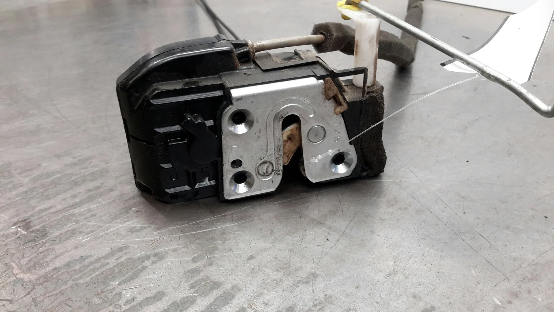 Cerradura Puerta Delantera Izquierda para Nissan Tiida (C11X/Sc11X)