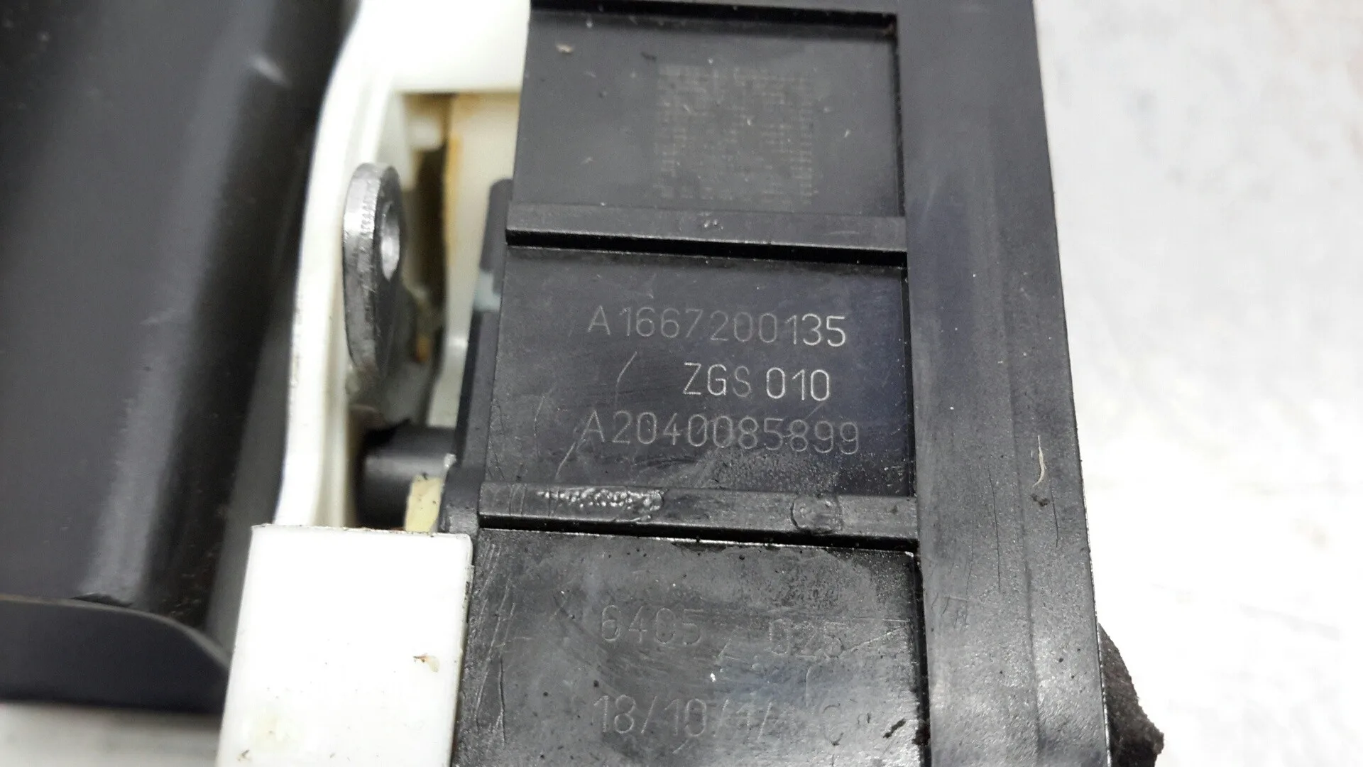 Cerradura Puerta Delantera Izquierda para Mercedes-Benz Clase A (W176)
