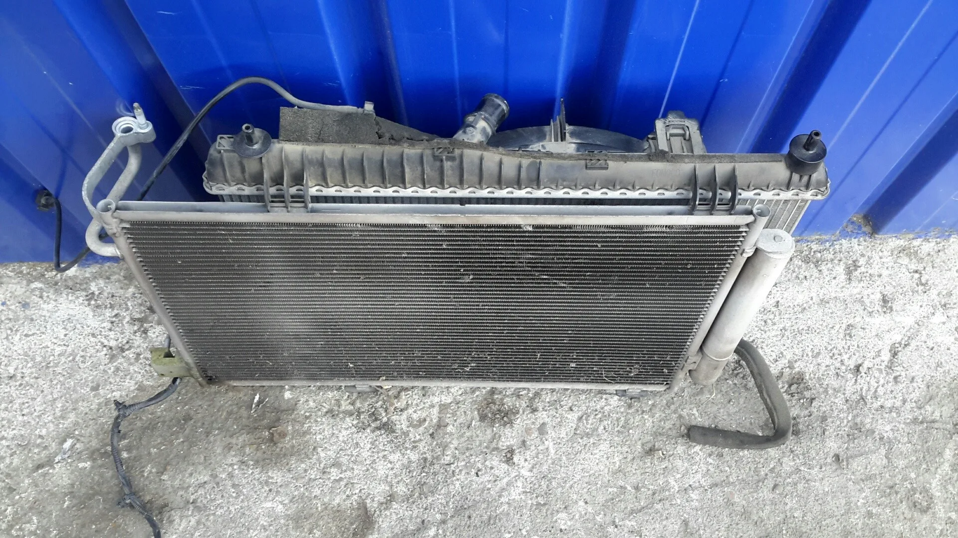 Condensador / Radiador Aire Acondicionado para Ford Fiesta (Cb1)
