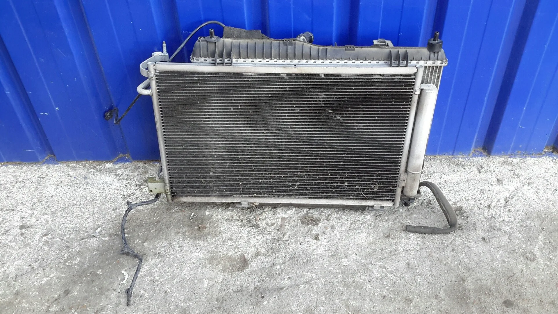 Condensador / Radiador Aire Acondicionado para Ford Fiesta (Cb1)