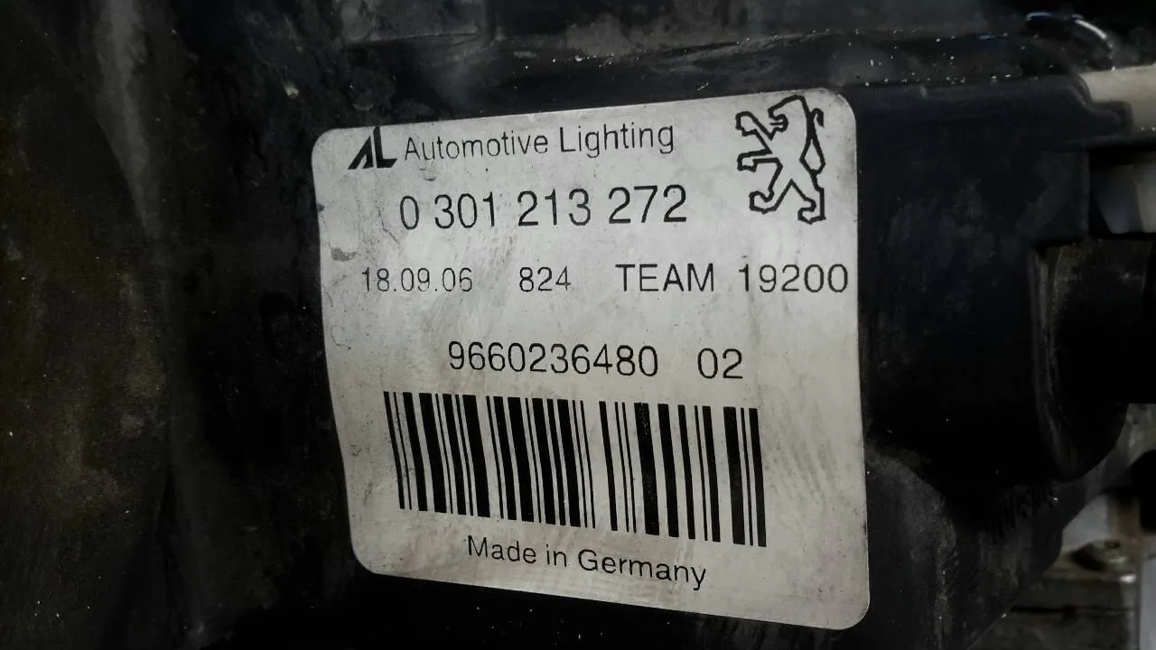 Faro Derecho para Peugeot 407 Sw