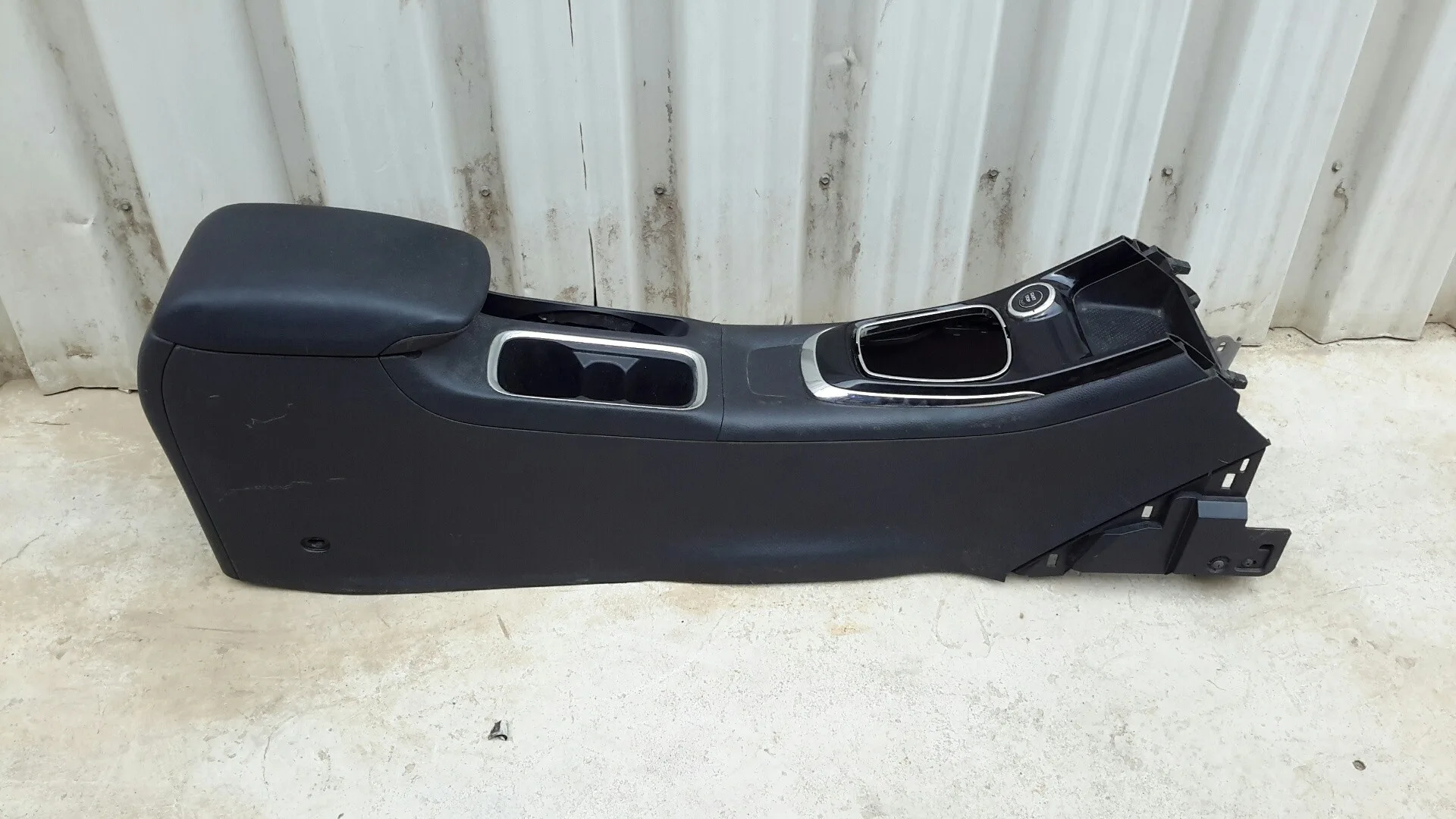Apoyabrazos Central para Nissan Pulsar (C13)