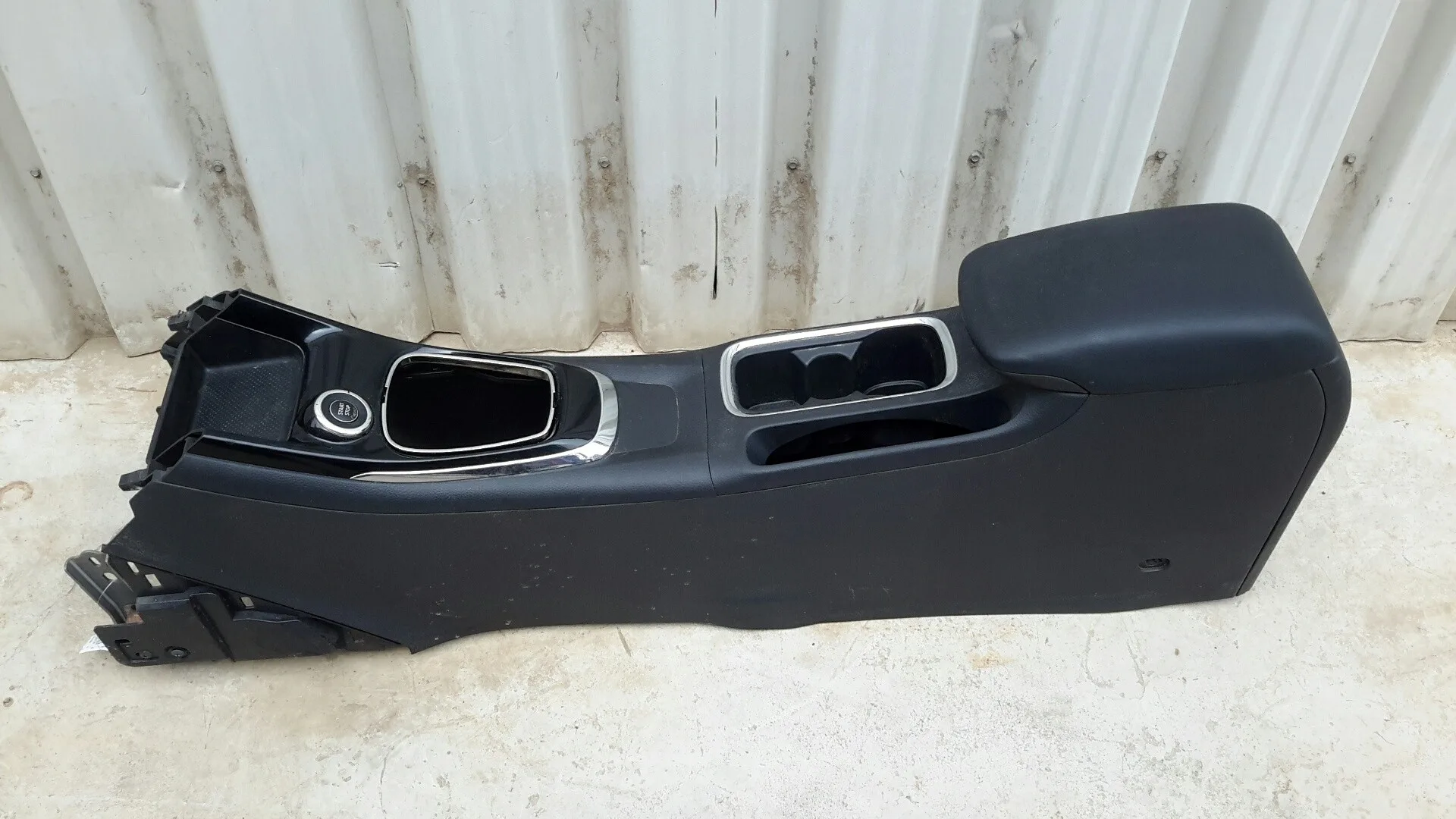 Apoyabrazos Central para Nissan Pulsar (C13)