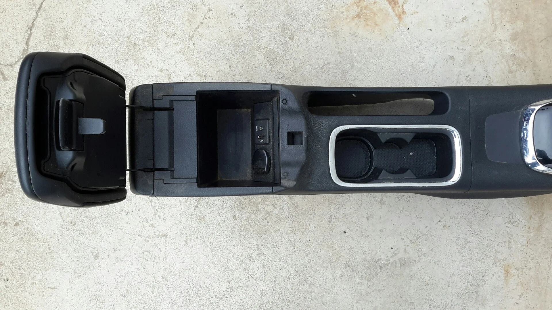 Apoyabrazos Central para Nissan Pulsar (C13)