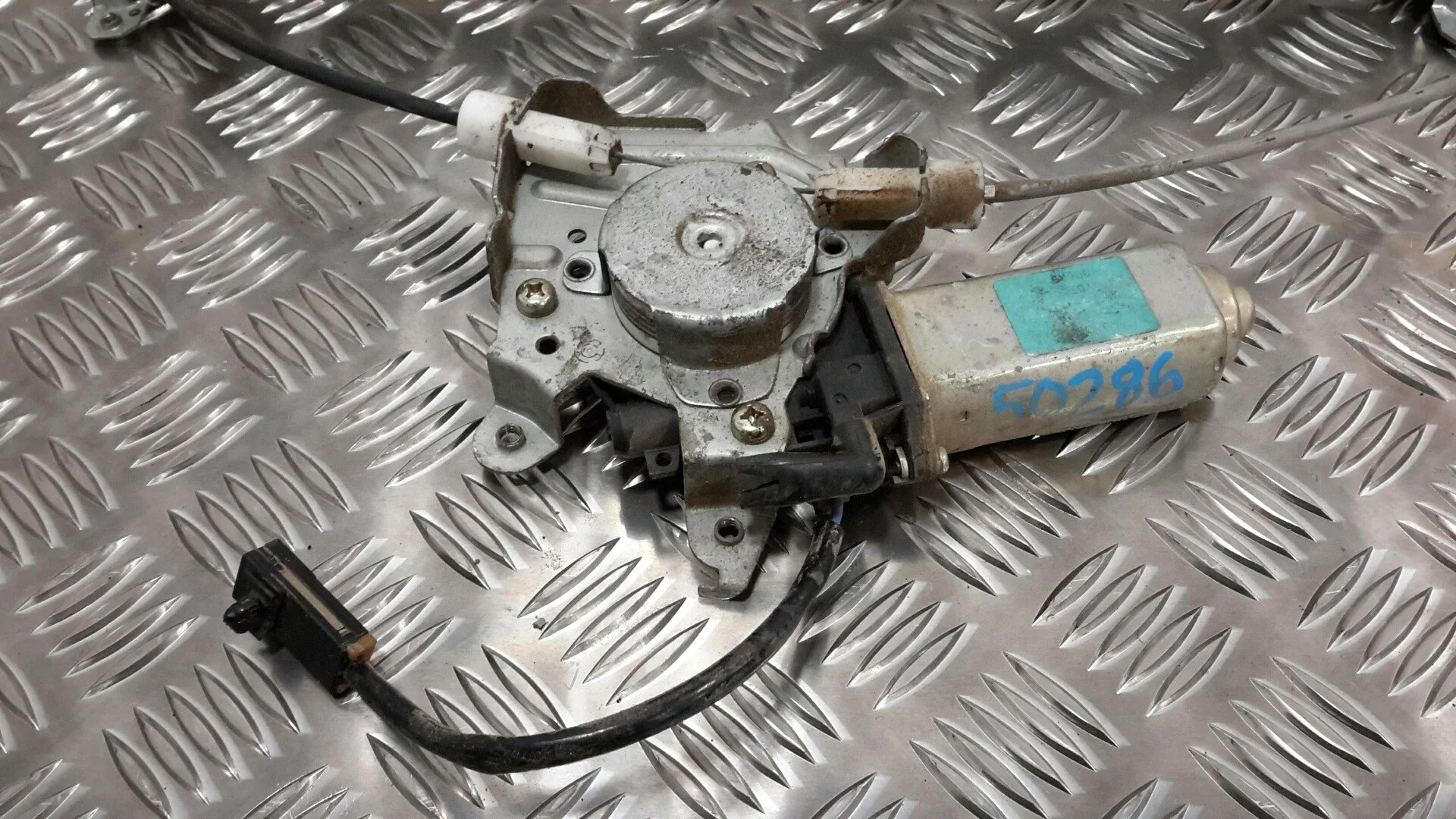 Elevalunas Trasero Derecho para Nissan Pick-Up (D22)