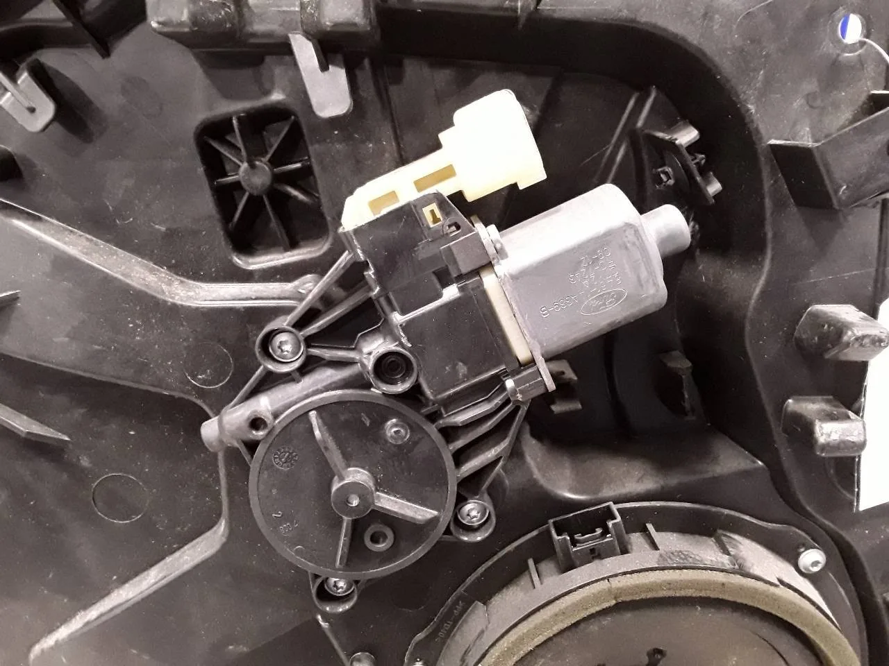 Elevalunas Delantero Izquierdo para Ford Fiesta (Cb1)