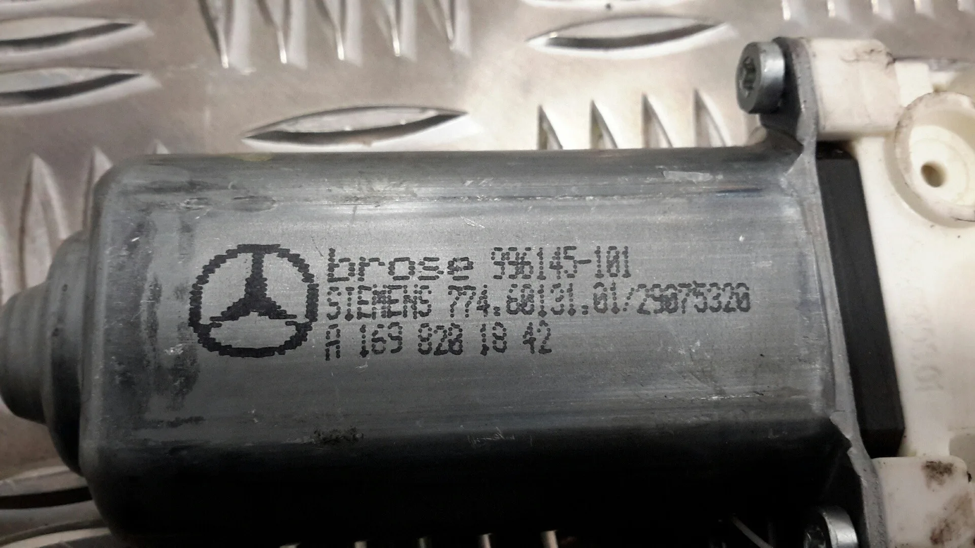 Motor Elevalunas Delantero Derecho para Mercedes-Benz Clase A (W169)