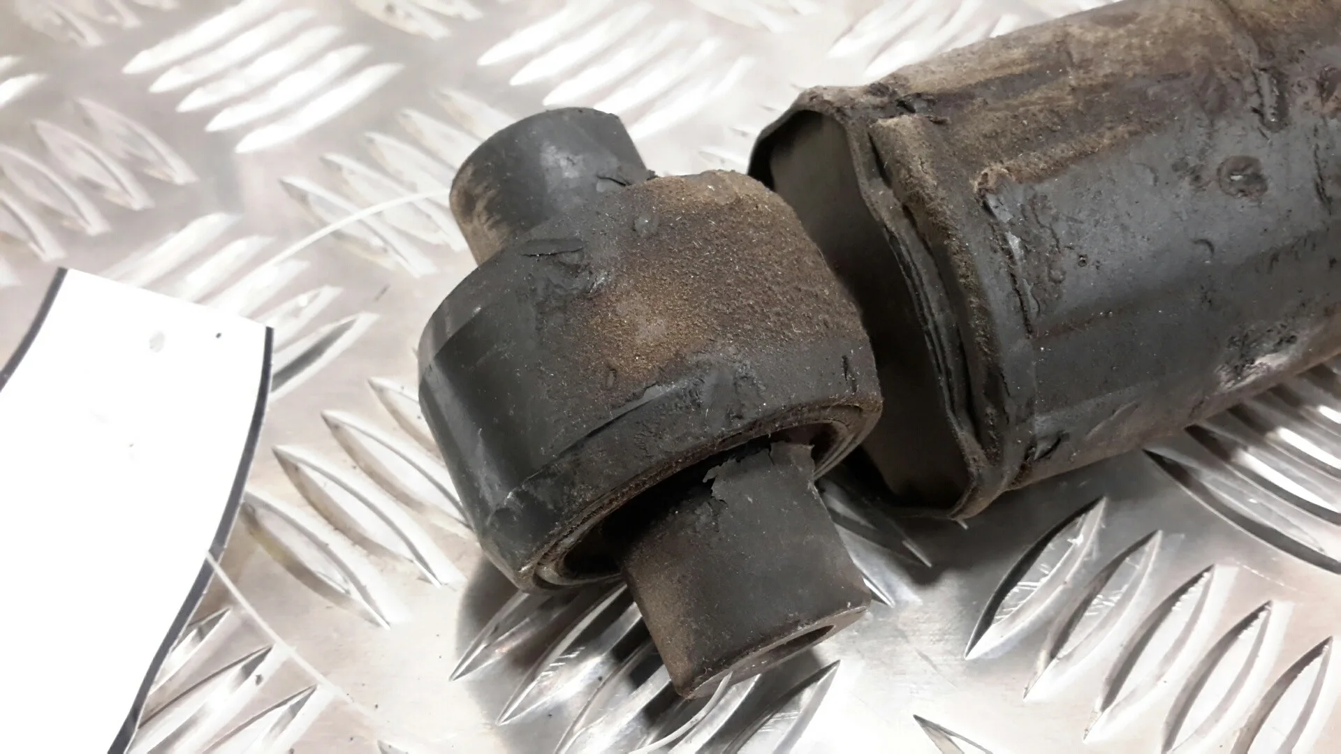 Amortiguador Trasero Izquierdo para Nissan Qashqai (J11)