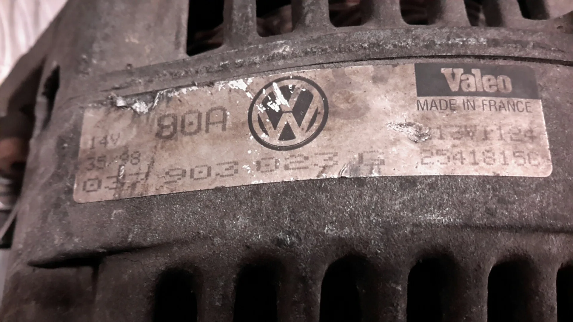 Alternador para Volkswagen Polo Berlina (6N1)