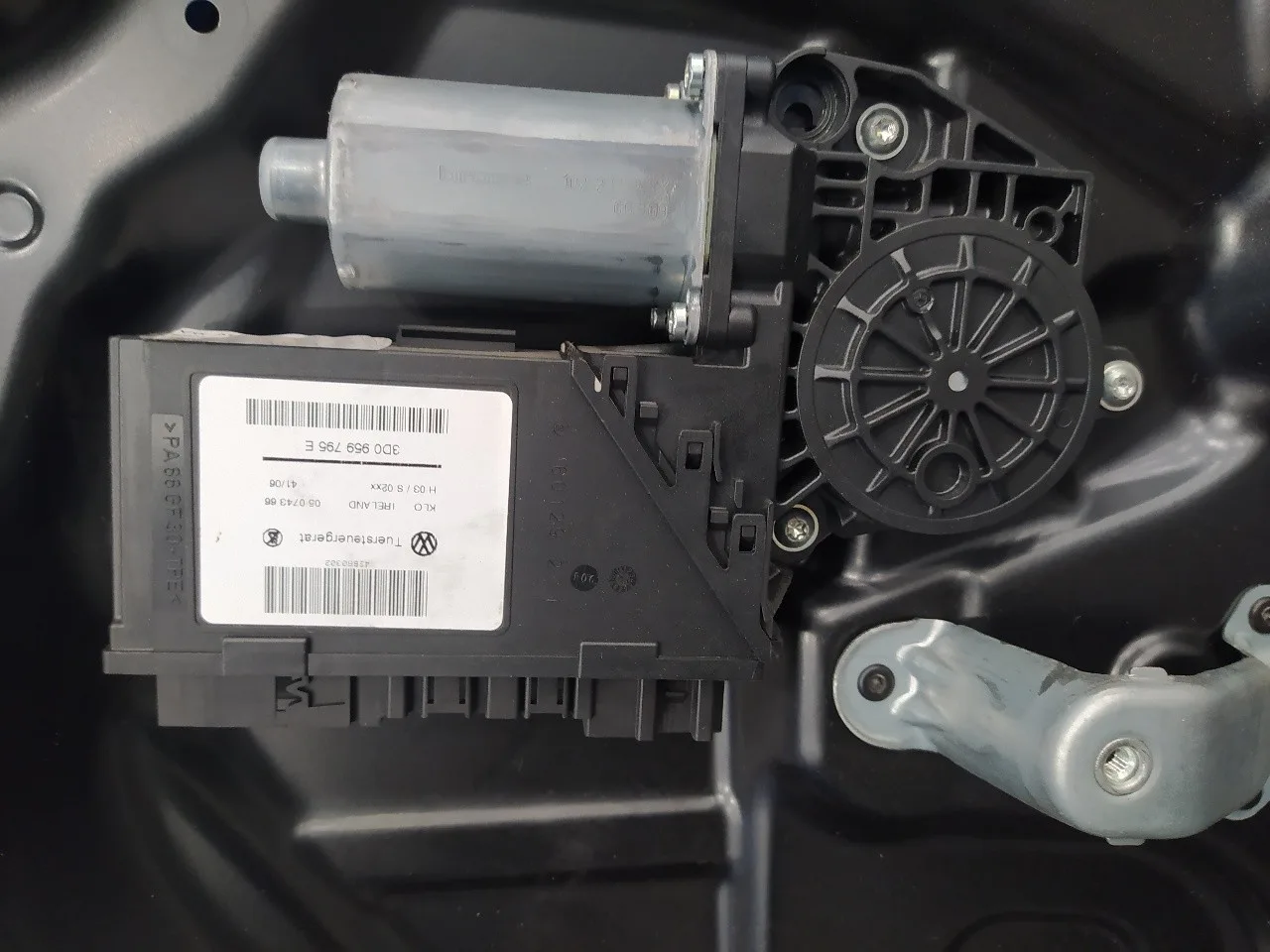 Elevalunas Trasero Izquierdo para Volkswagen Touareg (7L6)