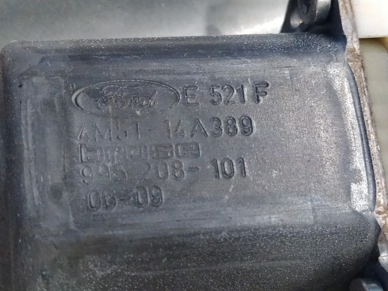 Elevalunas Delantero Izquierdo para Ford Focus Berlina (Cap)