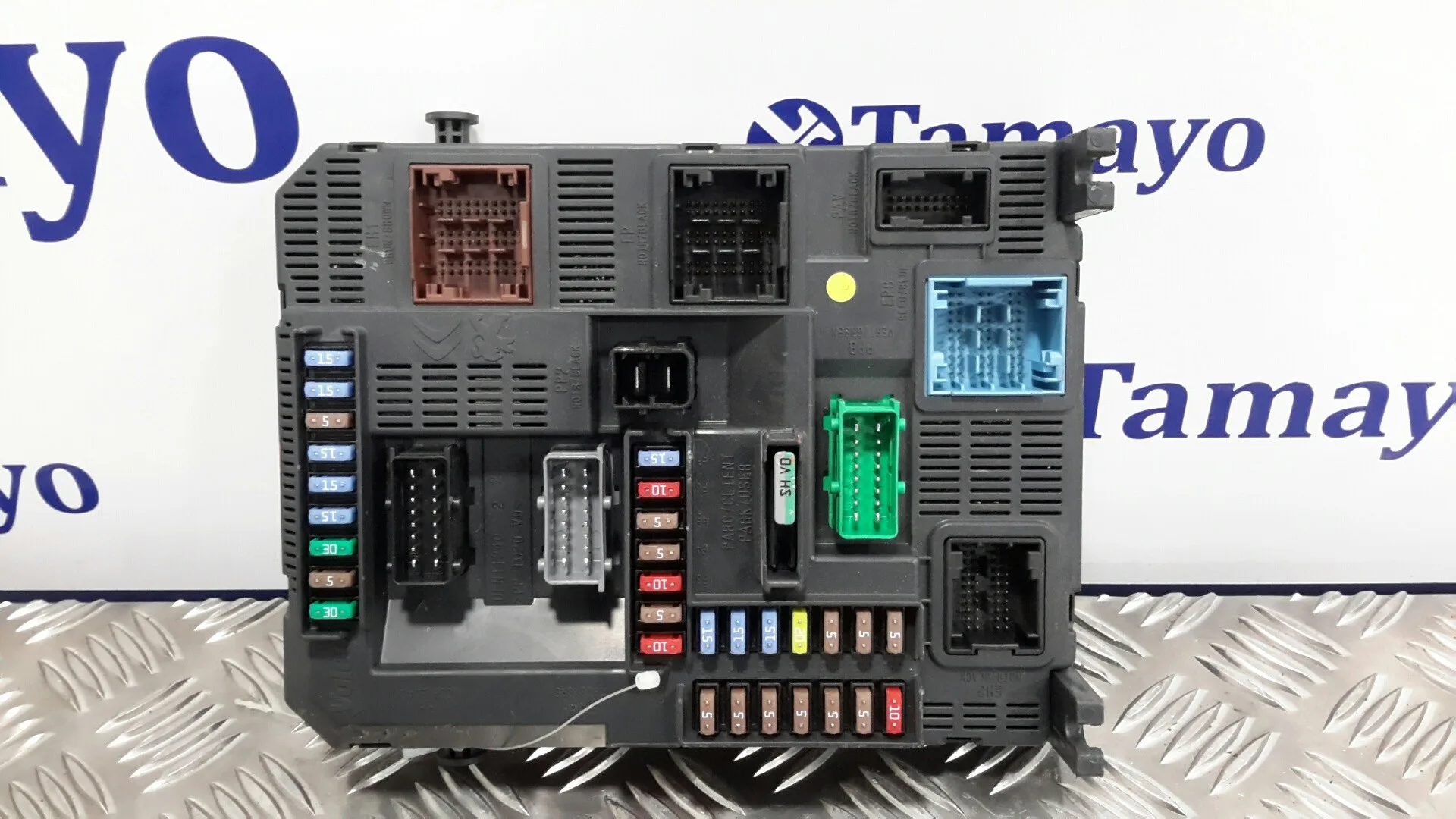 Caja Reles / Fusibles para Peugeot 208