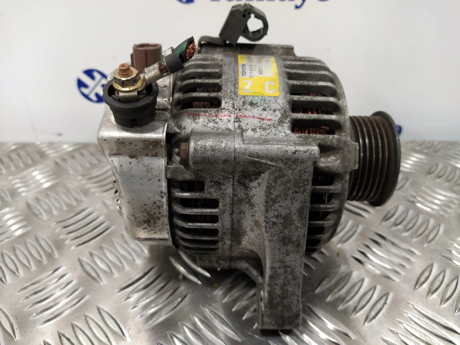 Alternador para Toyota Corolla (E12)
